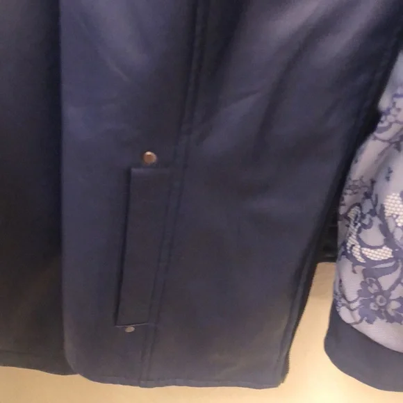 Jacket - Picture 3 of 4